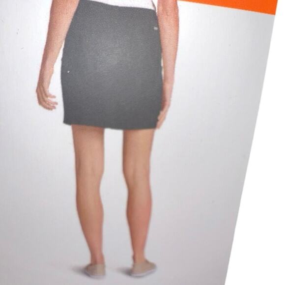 Eddie Bauer 2.0 Adventurer Skort women’s size 16 Button Zip pockets UPF 50 NEW￼ - Picture 2 of 9